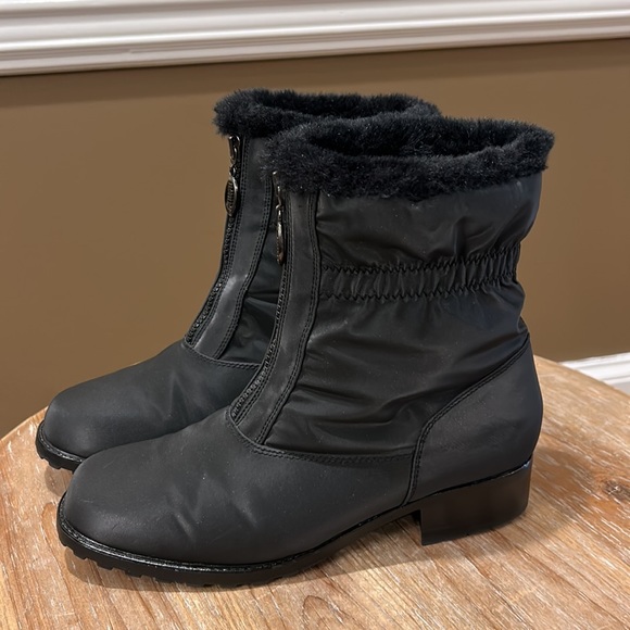 Trotters Black Brady Boots. Size 9.5 - Picture 4 of 16